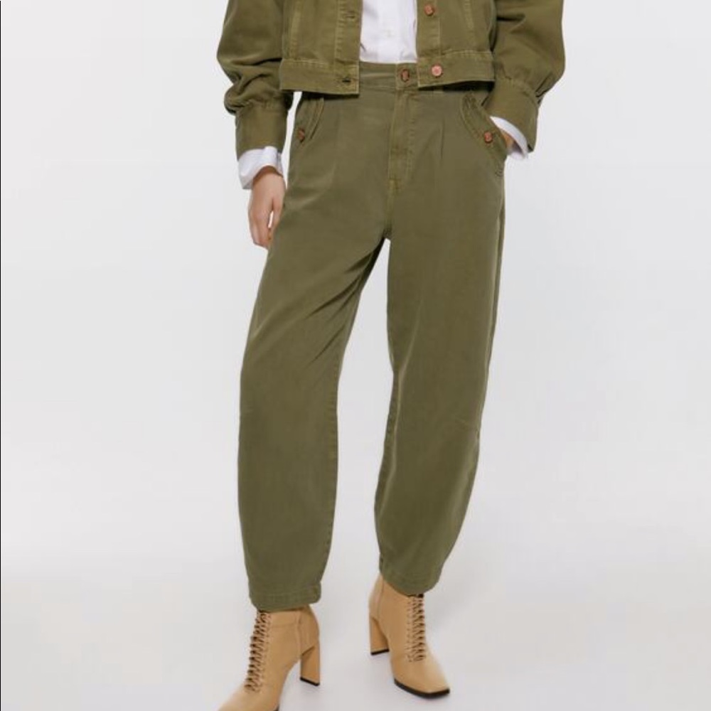 Zara Slouchy Balloon leg pants. Size 10-90’s style